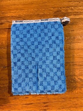 Norwex Bathroom Scrub Mitt Blue NWOT